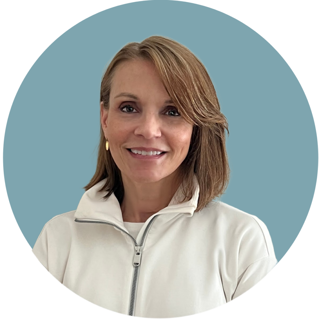 Anne Furse headshot blue